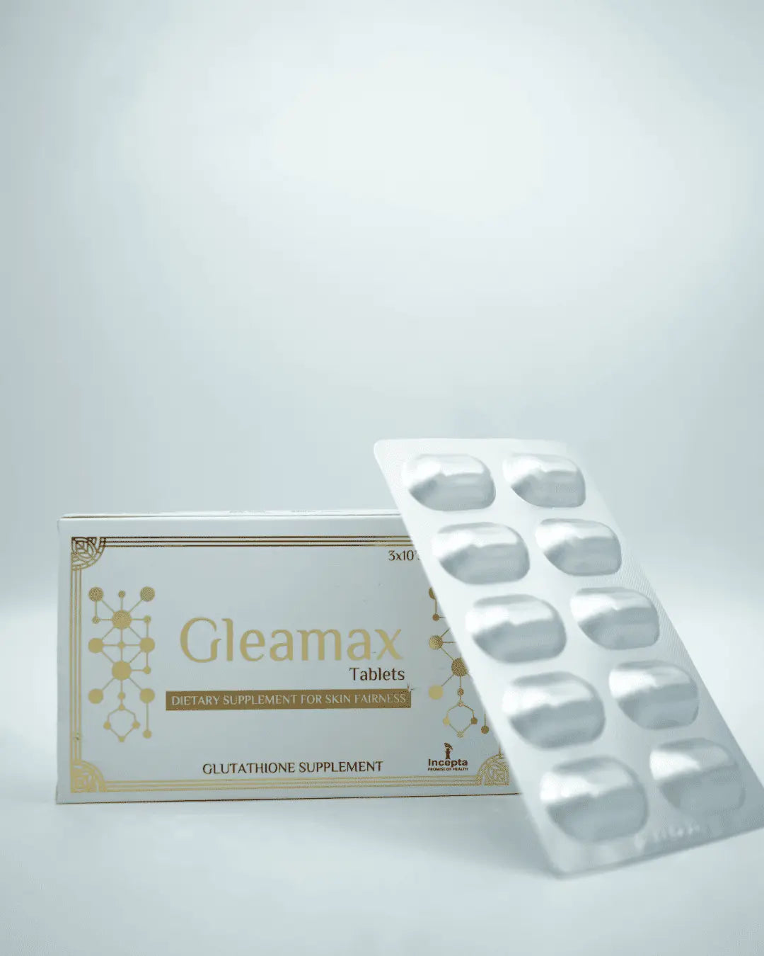 Visible transformation to radiant white skin after using Gleamax Tablets, effectively removing blemishes, dark spots, and pigmentation.